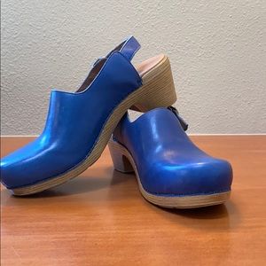 Dansko clogs w/strap